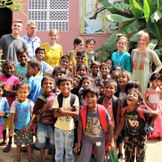 Family Volunteer Teaching street children Jaipur